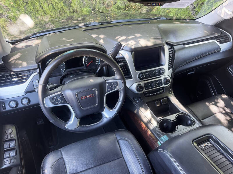 2017 GMC Yukon SLT