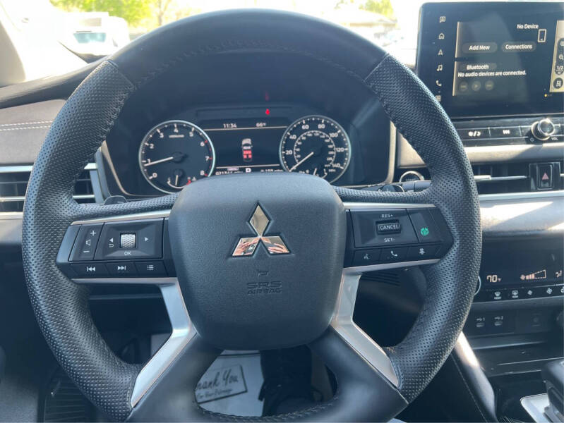 2025 Mitsubishi Outlander SE