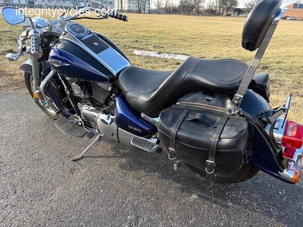 2005 Suzuki Boulevard
