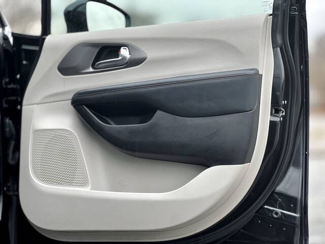 2020 Chrysler Pacifica Touring L