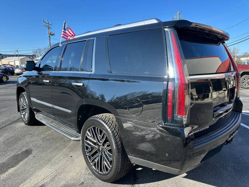 2017 Cadillac Escalade Luxury