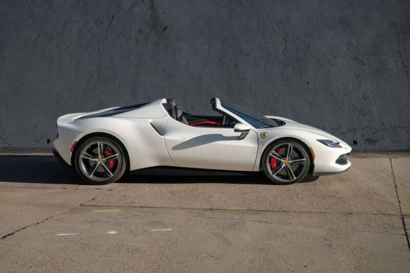 2024 Ferrari 296 GTS