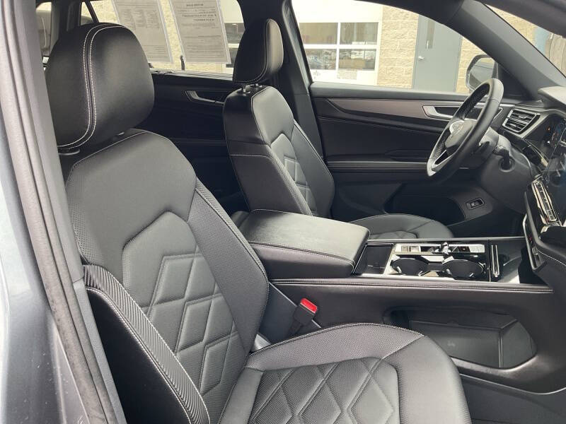 2025 Volkswagen Atlas Cross Sport SE 4Motion