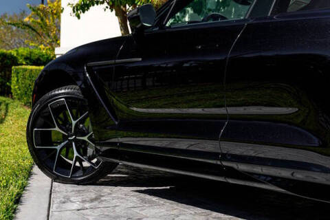 2025 Aston Martin DBX 707