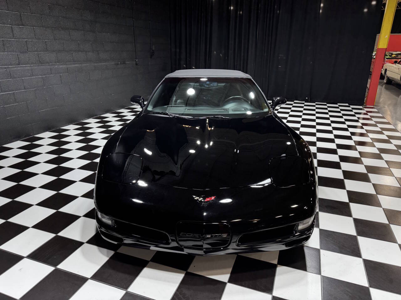 2004 Chevrolet Corvette 20