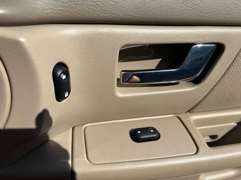 2003 Ford Taurus SES