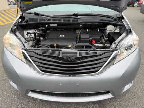 2012 Toyota Sienna