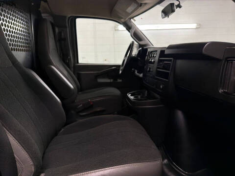 2024 GMC Savana 2500
