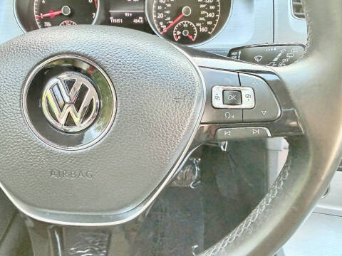 2016 Volkswagen Golf TSI S