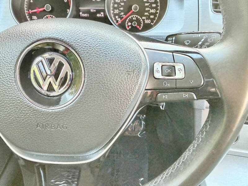 2016 Volkswagen Golf TSI S