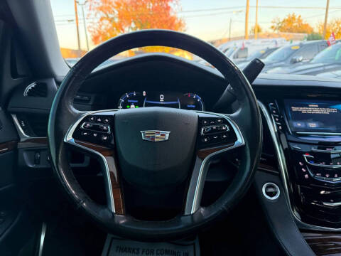 2018 Cadillac Escalade Luxury