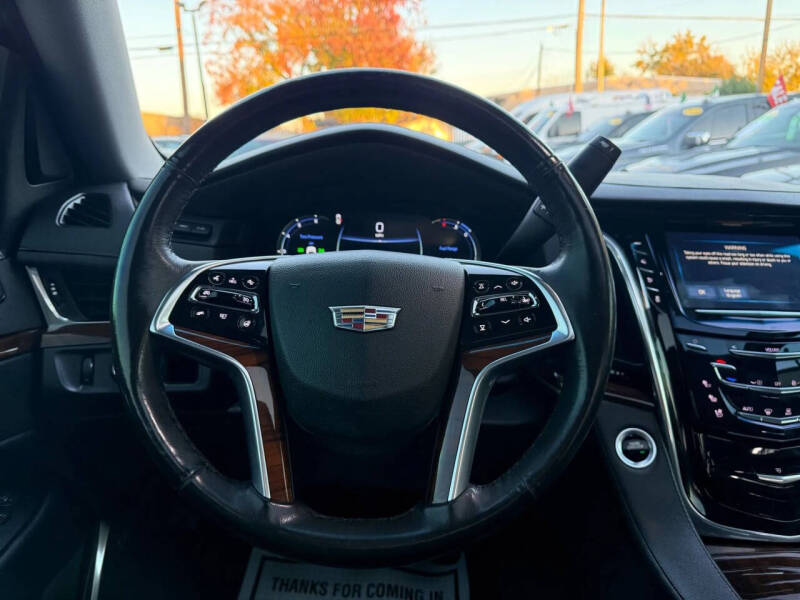 2018 Cadillac Escalade Luxury