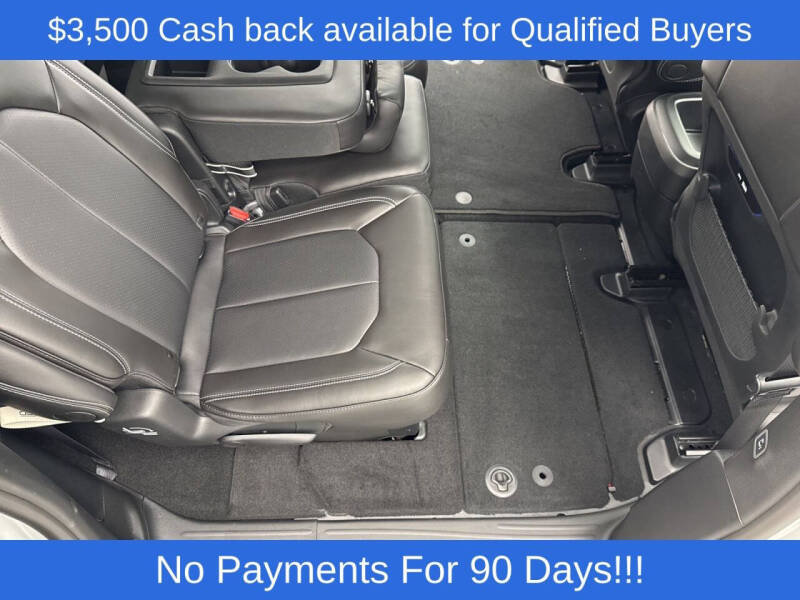 2026 Chrysler Pacifica Select