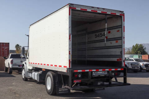 2014 Freightliner M2 106