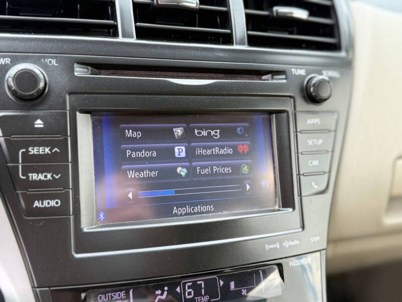 2013 Toyota Prius v Five