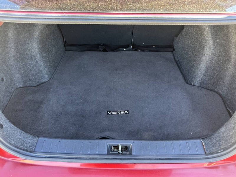 2021 Nissan Versa SR