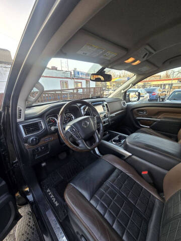 2017 Nissan Titan Platinum Reserve