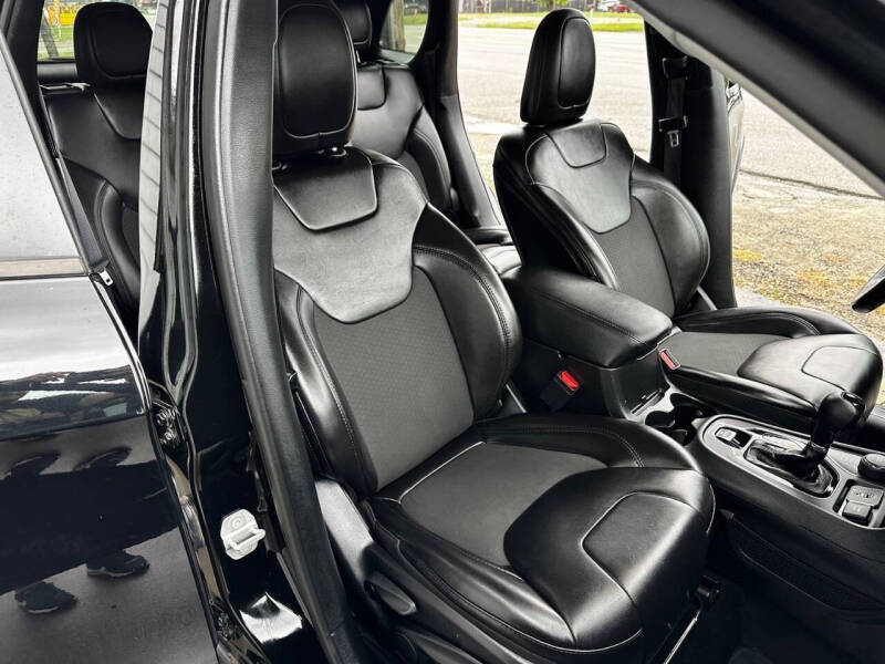 2021 Jeep Cherokee Altitude