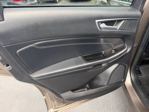 2019 Ford Edge Titanium