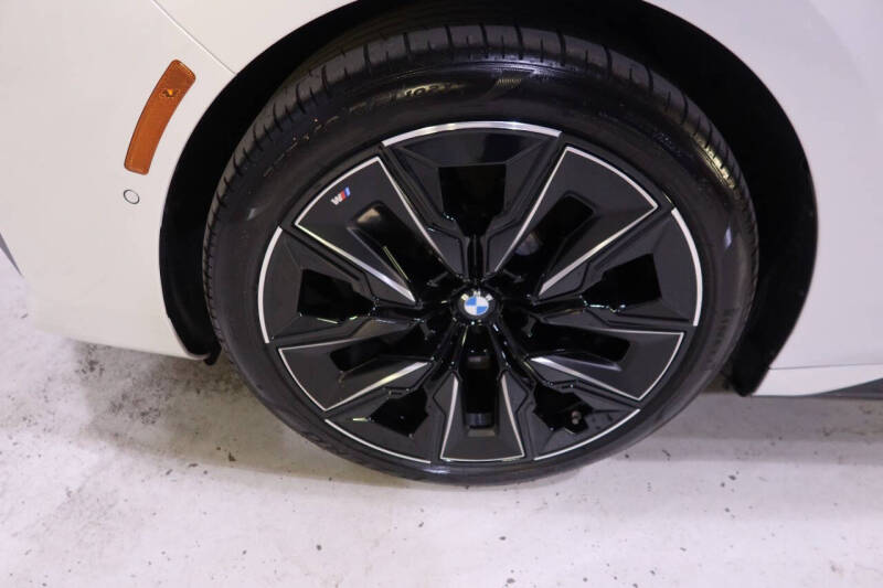 2024 BMW i7 M70