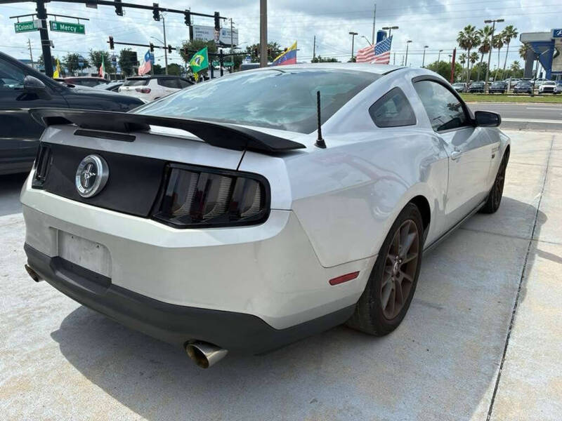 2012 Ford Mustang V6