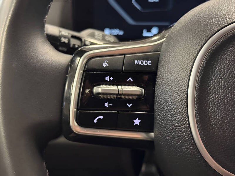 2025 Kia Carnival SX