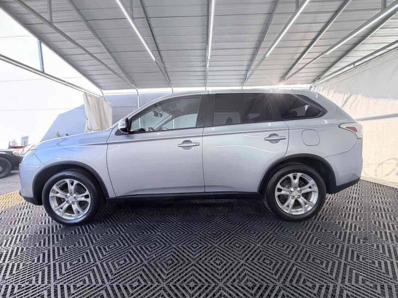 2015 Mitsubishi Outlander SE