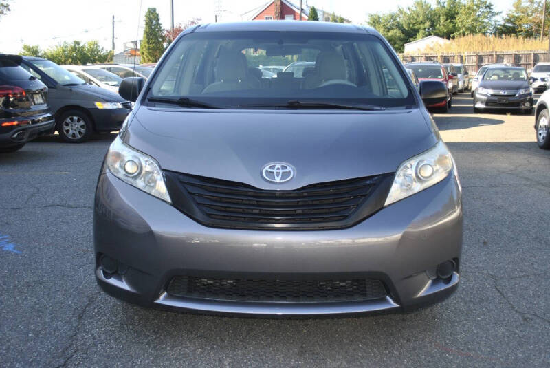 2011 Toyota Sienna Base 7-Passenger