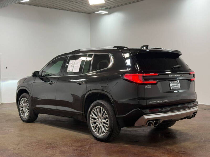 2024 GMC Acadia Denali