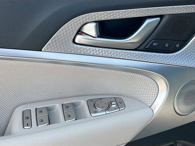 2022 Genesis G70