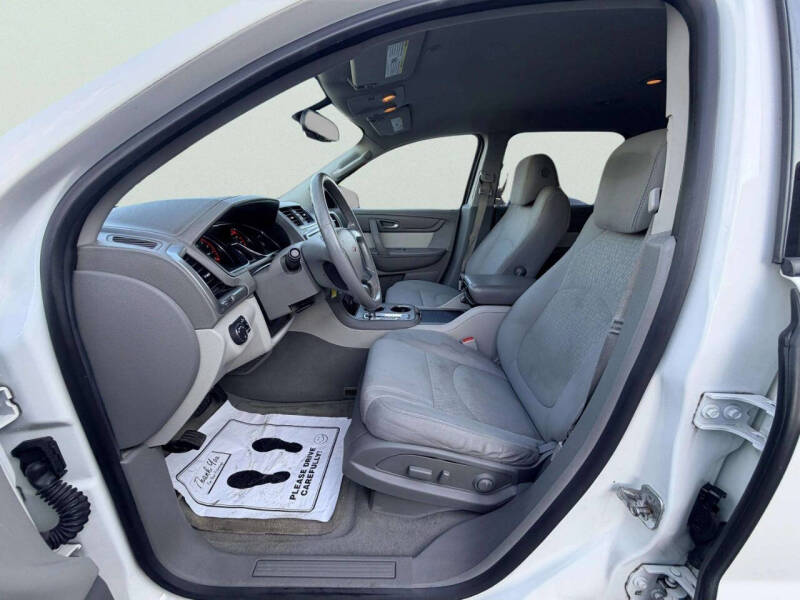 2015 GMC Acadia SLE-2