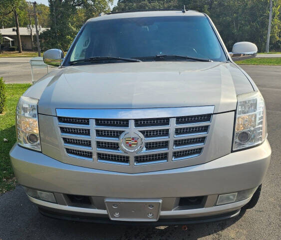 Used 2007 Cadillac Escalade EXT Base with VIN 3GYFK62897G302302 for sale in New Lenox, IL