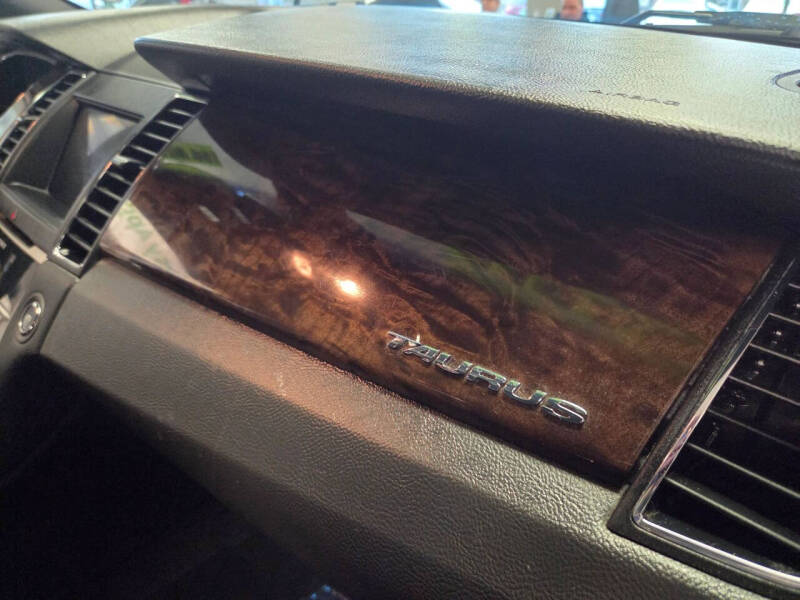 2016 Ford Taurus Limited