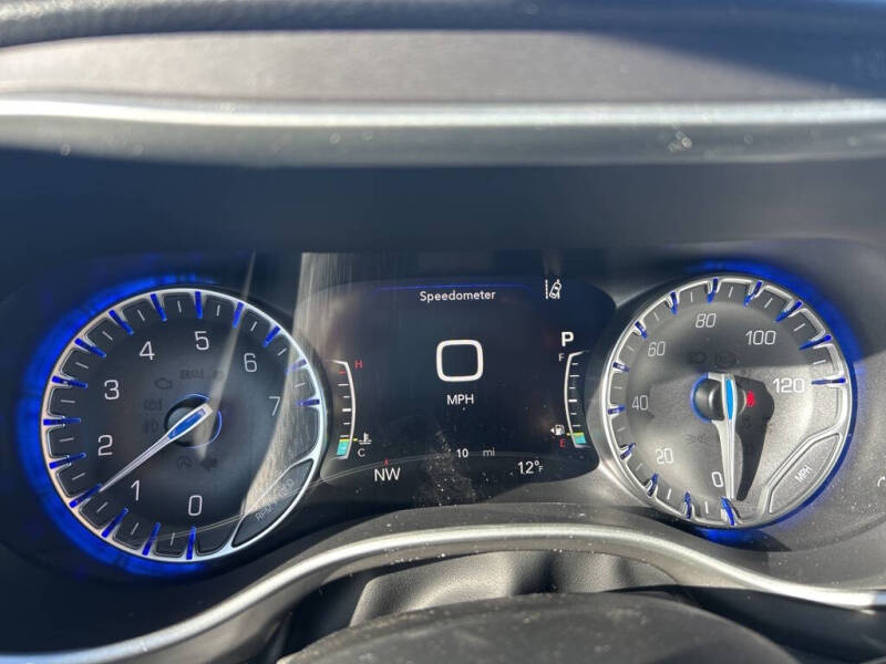 2026 Chrysler Pacifica Select