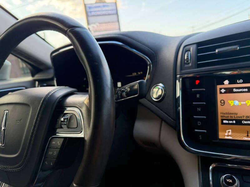 2019 Lincoln Continental Select