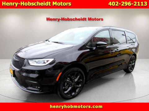 2024 Chrysler Pacifica for sale at Henry-Hobscheidt Motors in Plattsmouth NE