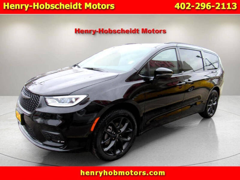 2024 Chrysler Pacifica for sale at Henry-Hobscheidt Motors in Plattsmouth NE