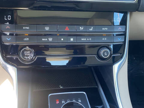 2017 Jaguar XE 25t Prestige