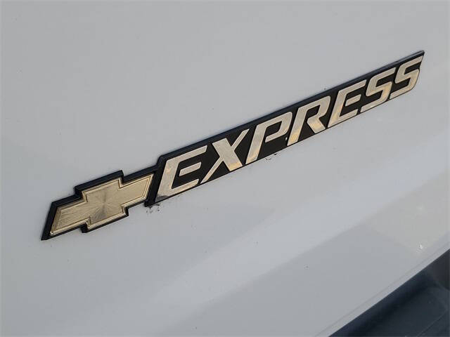 2023 Chevrolet Express 2500