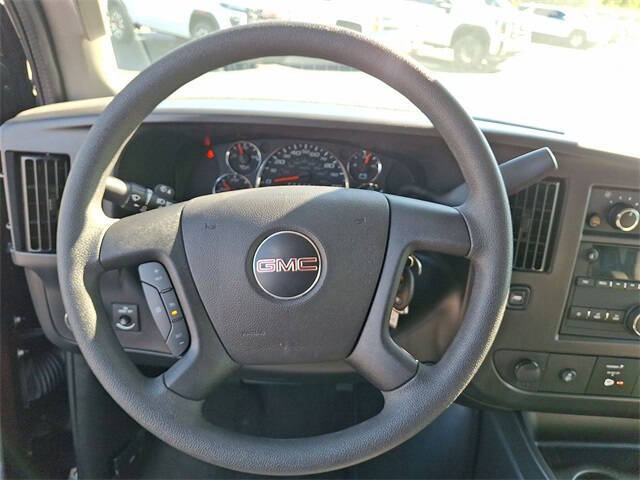 2025 GMC Savana LT 2500