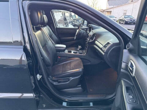 2019 Jeep Grand Cherokee Laredo