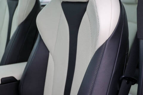 2022 Lexus ES 300h F SPORT