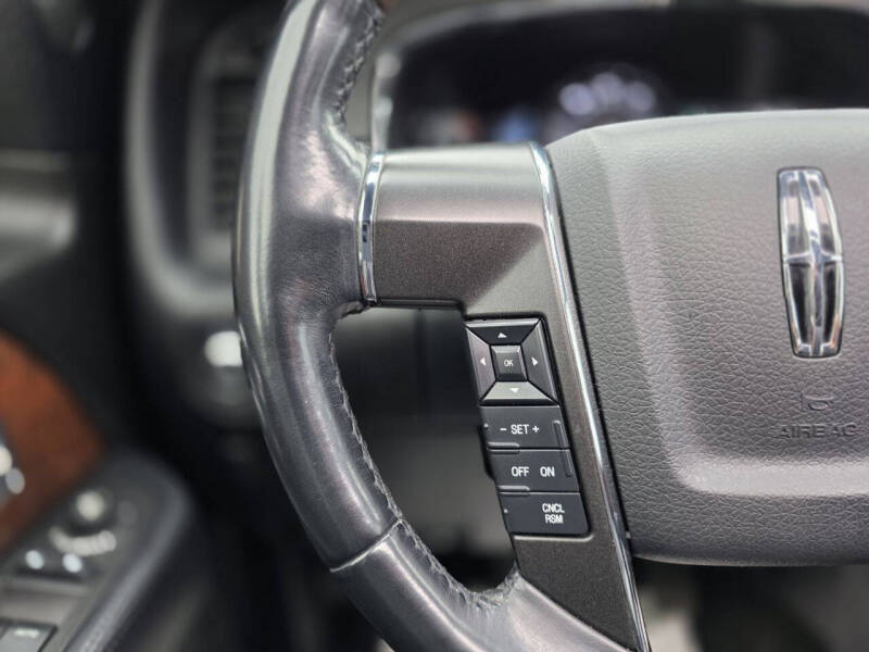 2016 Lincoln Navigator Select