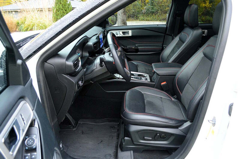 2024 Ford Explorer ST-Line