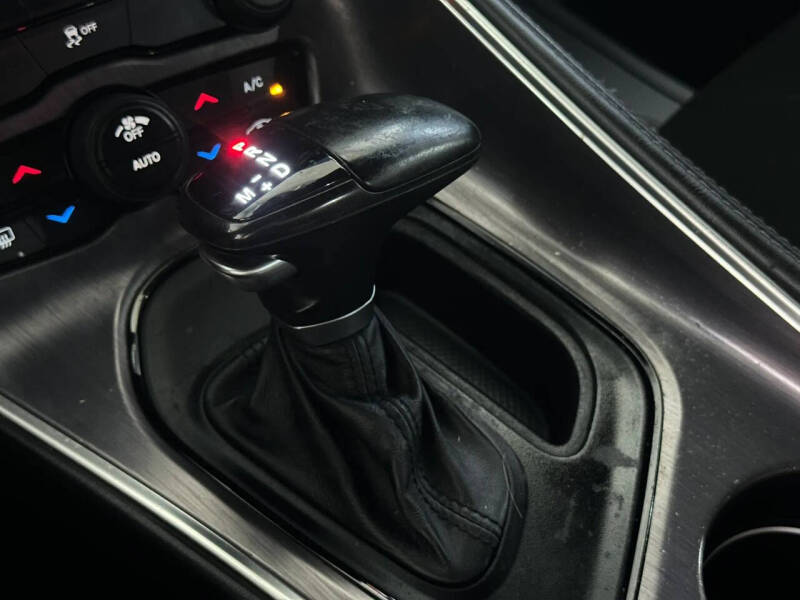 2015 Dodge Challenger SXT