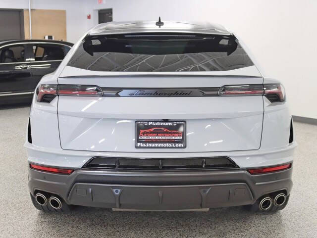 2023 Lamborghini Urus Performante