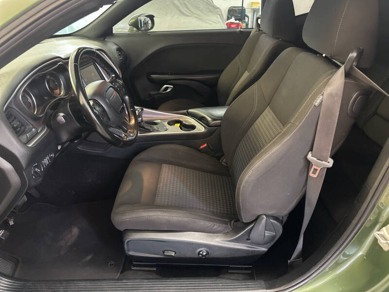 2021 Dodge Challenger SXT