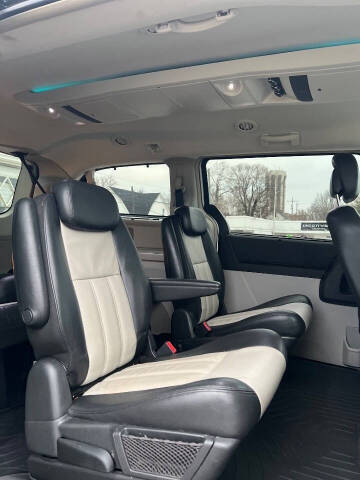 2010 Chrysler Town and Country Touring Plus