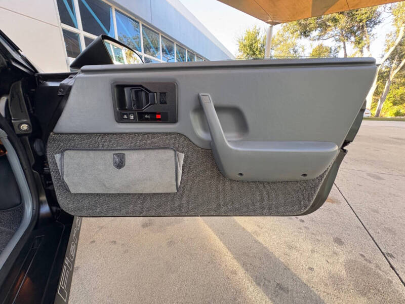 1987 Pontiac Fiero SE