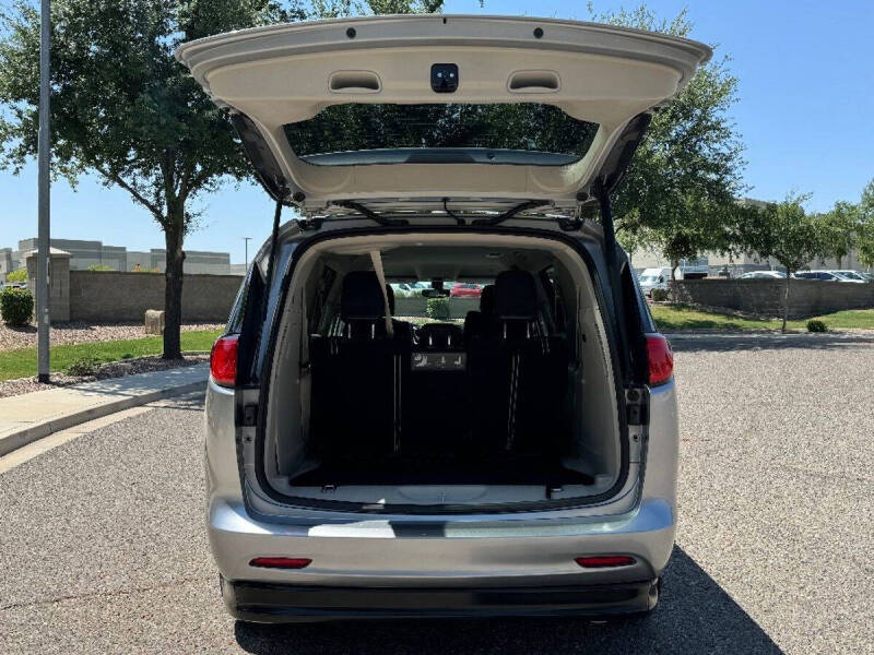 2020 Chrysler Voyager LXi